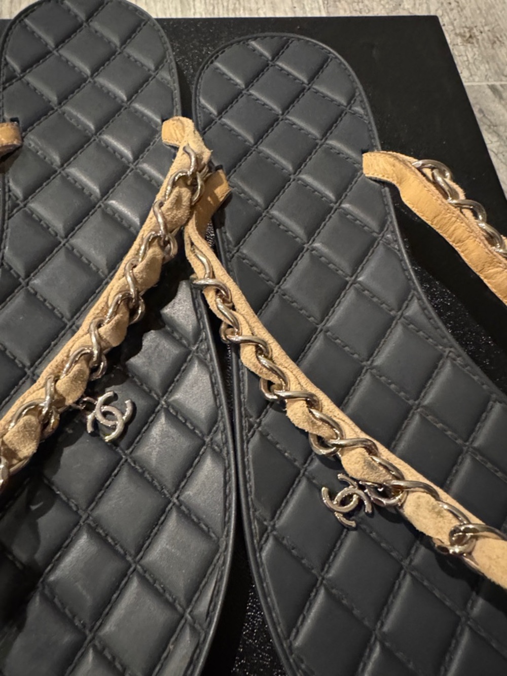 CHANEL blue and Tan Chain-Trim Flat Sandals - Picture 4 of 6